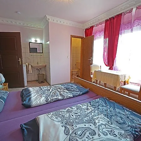 Bed and breakfast Zum Saale Blick *